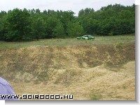 T&aacute;volban egy mer&eacute;sz scirocco